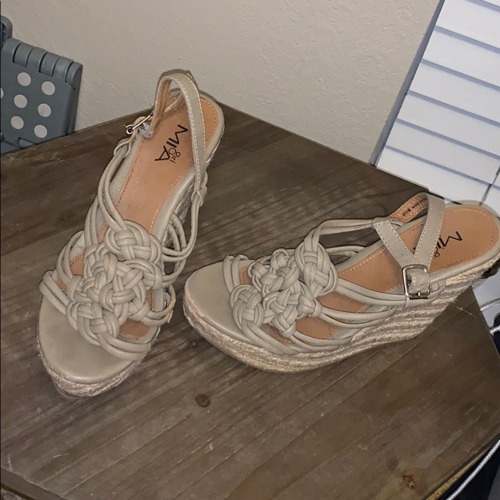 CUTE wedges ✨